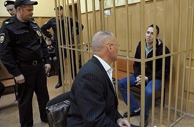 Ален Воликов (справа) в Басманном суде, 3 сентября 2013 года. 